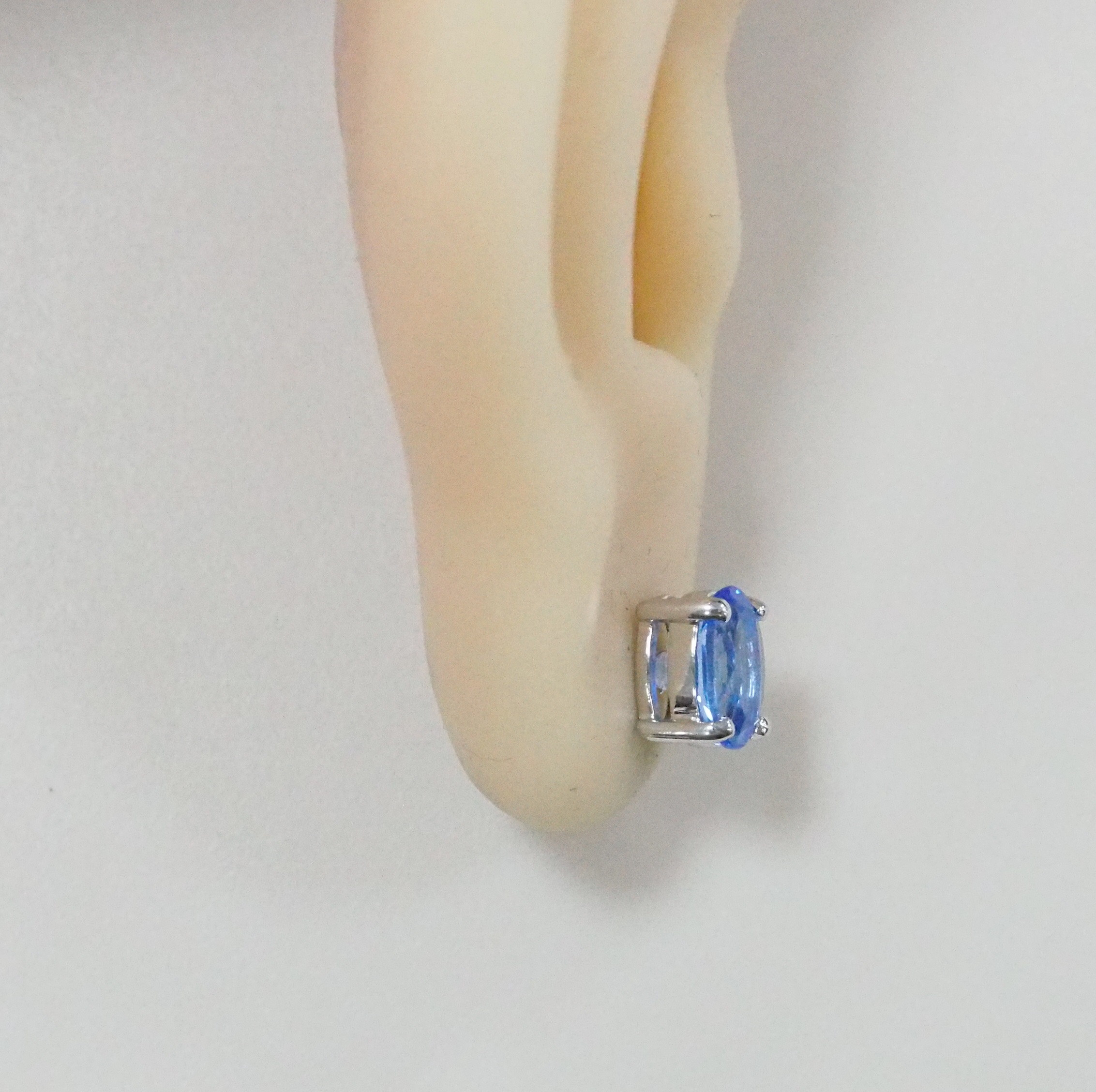 Серебряные серьги-пусеты 925 пробы; вставки 2 Топаз 3ct;